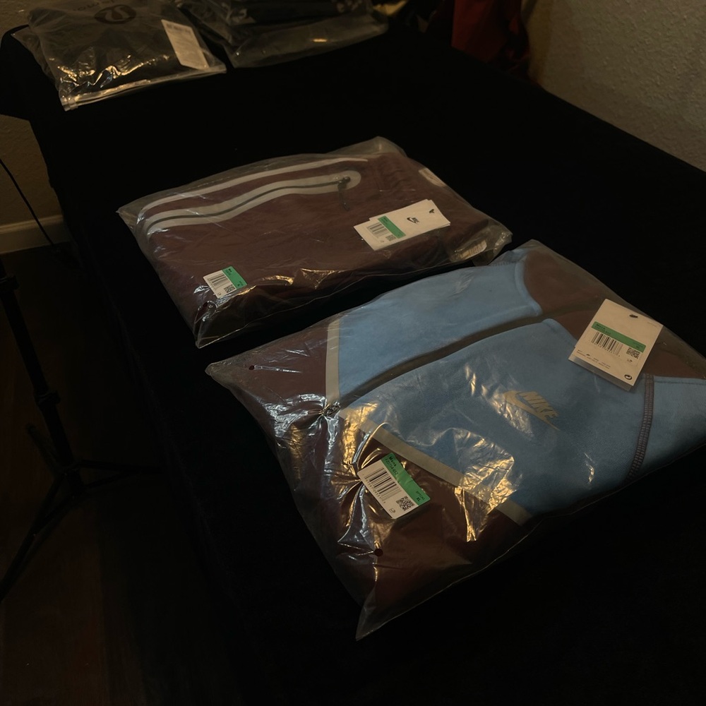 Reflective Nike Tech Set (L) - Picture 3 of 4